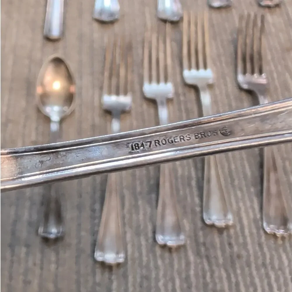 1847/1881 Rogers Bros Antique Knife Spoon Fork 15 Piece Silverplate Flatware Lot